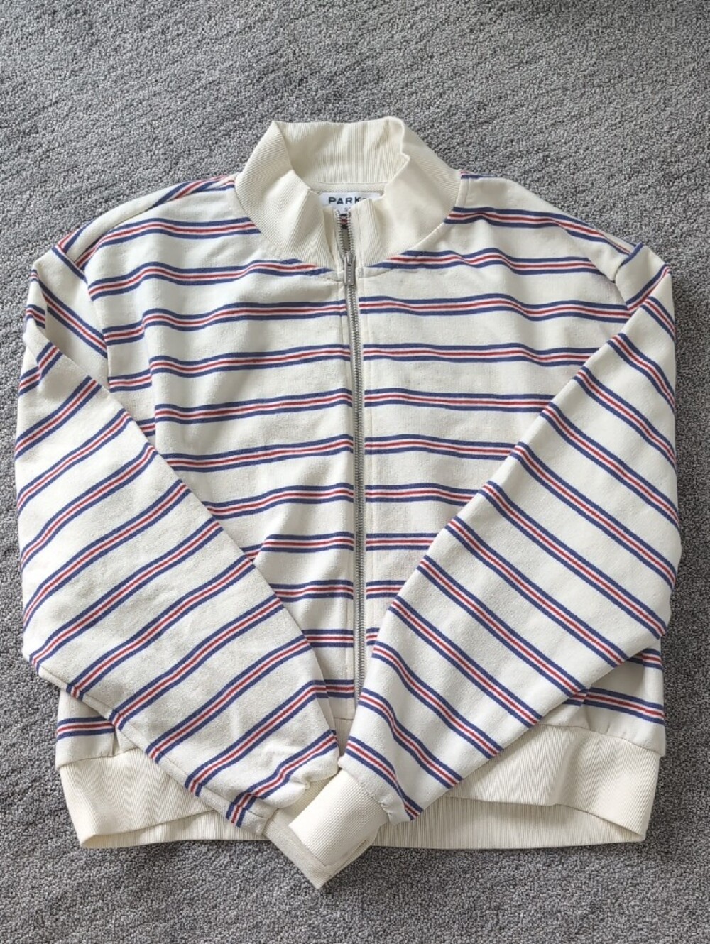 Zip-up Mockneck